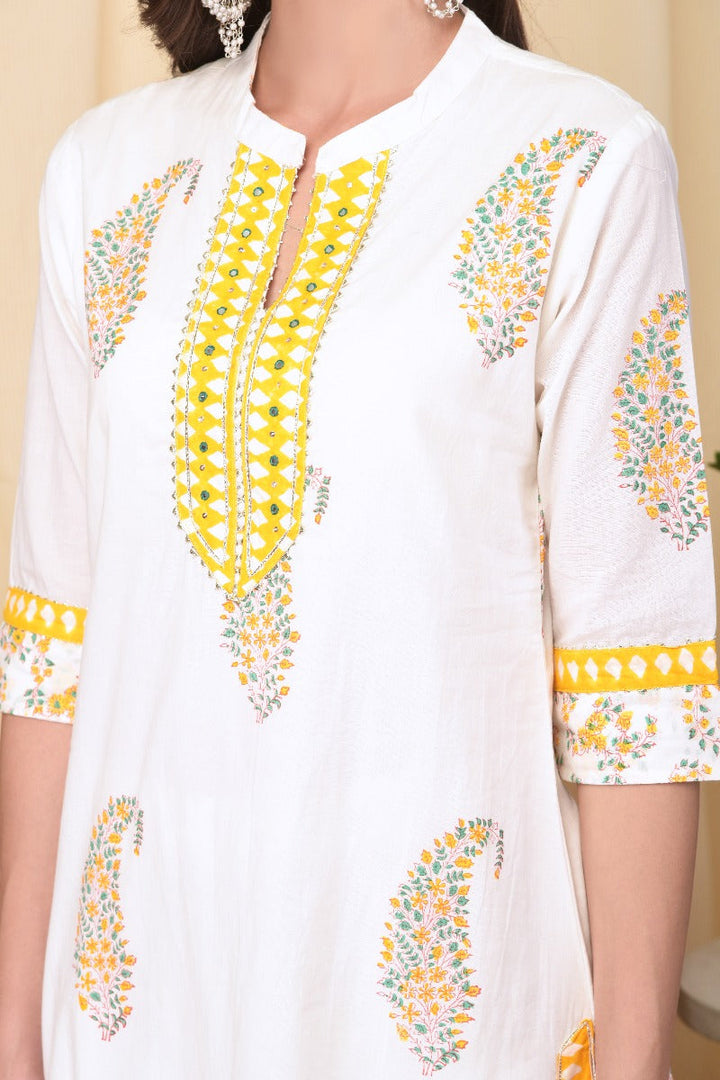 Neerus White cotton solid suit set - detail view 2