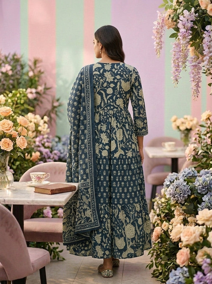 Neerus Green cotton printed suit set - back view