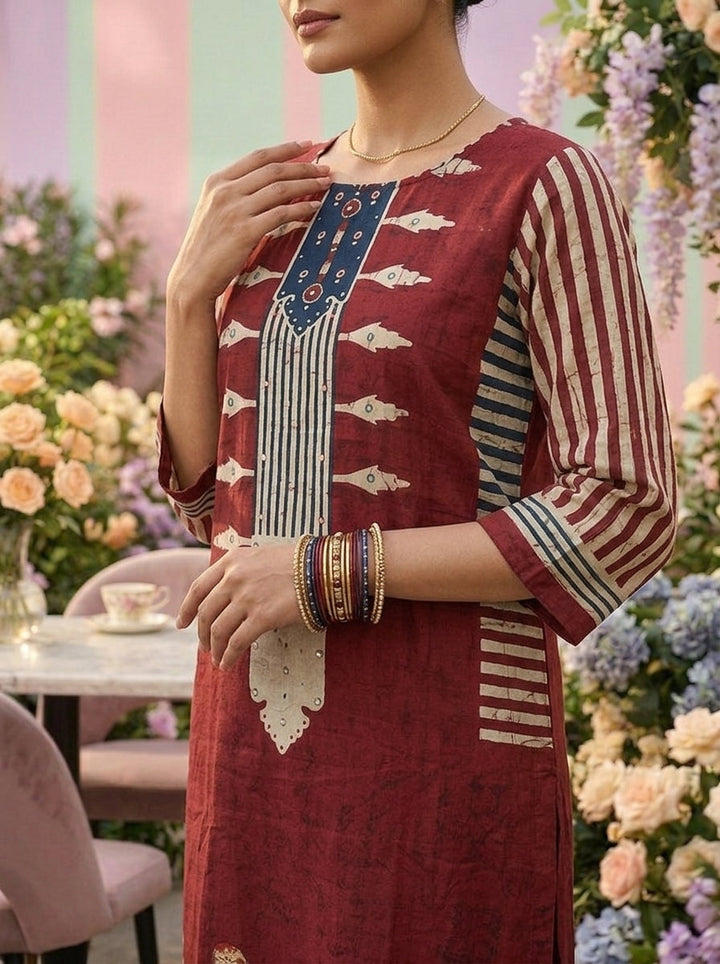 Neerus Maroon cotton printed suit set - detail view 2