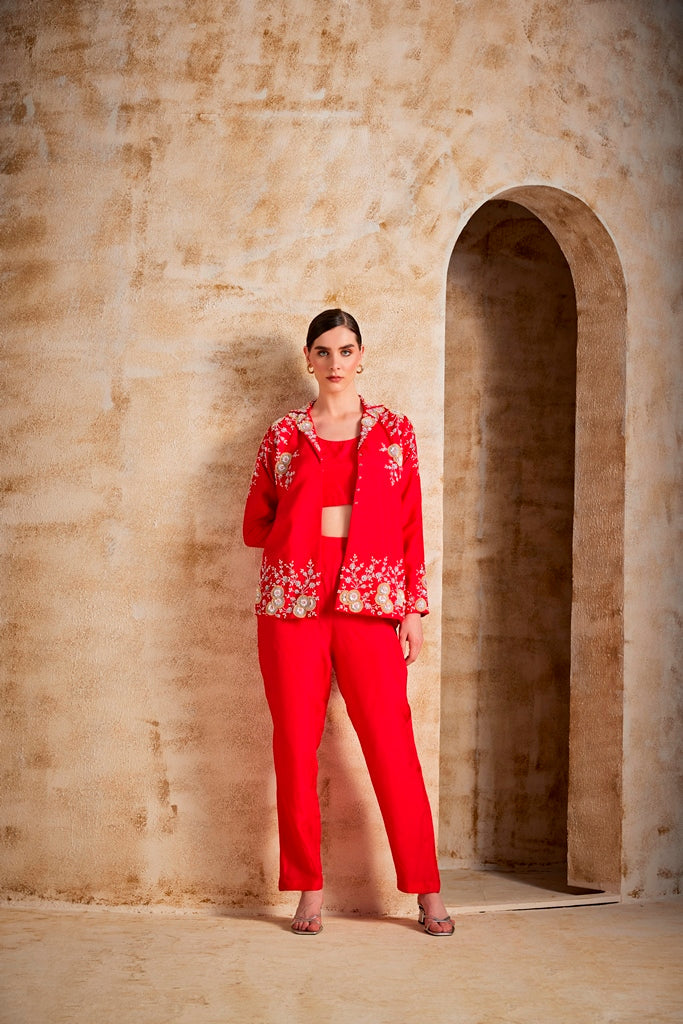Neerus Red cotton printed suit set - back view