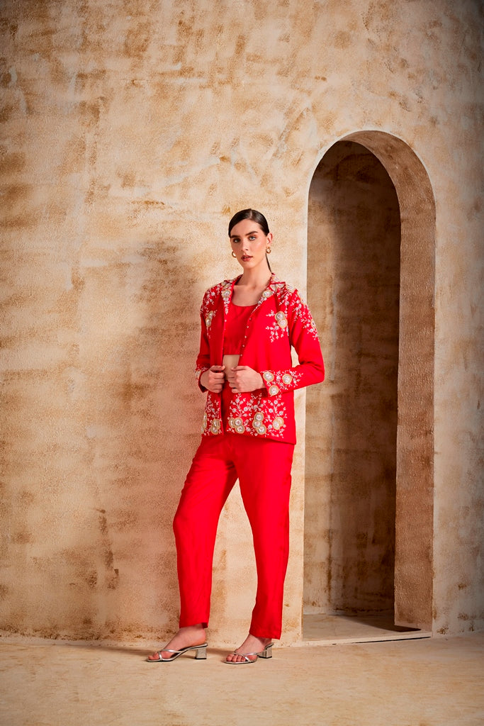 Neerus Red cotton printed suit set - detail view 1