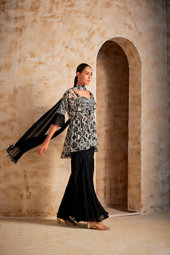 Neerus Black cotton printed straight suit set - detail view 1