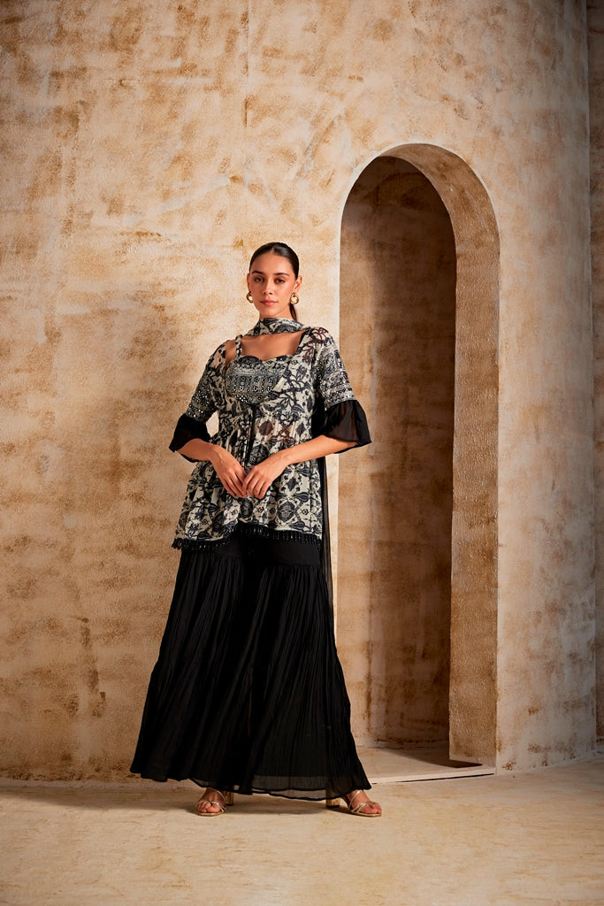 Neerus Black cotton printed straight suit set - front view