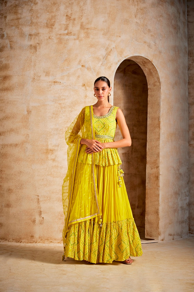 Neerus Yellow cotton printed suit set - back view