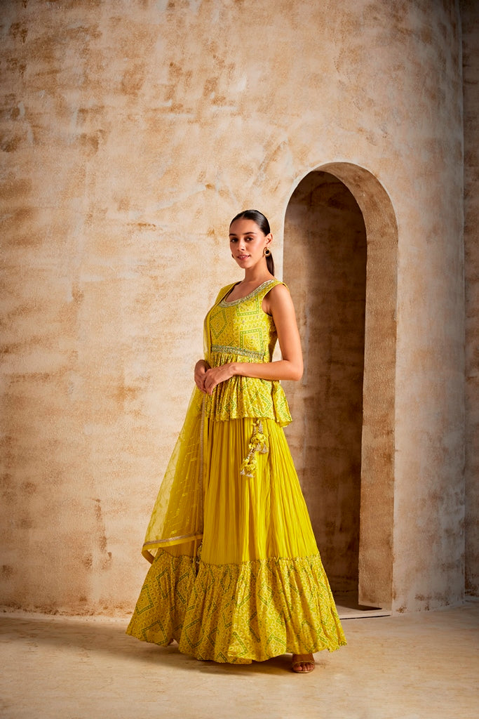 Neerus Yellow cotton printed suit set - side view